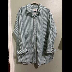 Universal Thread Green and White Casual Button Down Shirt